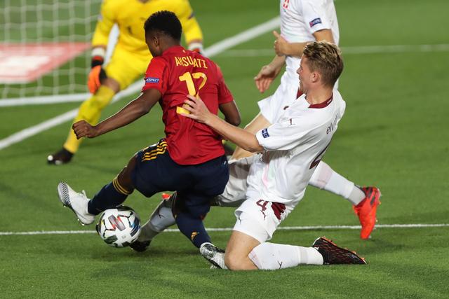 杨瀚森21+10青岛胜广东 王哲林25分上海胜宁波