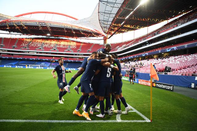 58岁意大利名宿佐拉现场观战卡利亚里vs国米